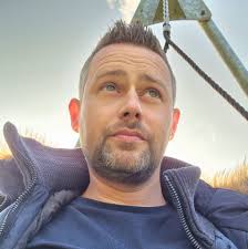 Which DayZ groups are recruiting for Livonia and Cherno maps?