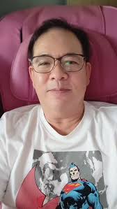 今天分享郑中基和张学友合唱的“左右为难”, 由娃娃作词，Andy Goldmark、Brock  Walsh作曲并编曲,发行于1996年。乐坛上男男合唱少有，这首应该是最普及的一首，所以传唱度很高，曾经很厌倦这首歌。若干年后再唱，觉得还蛮好听的一首歌。,  原来歌曲和人一样，太靠近会反感，要保持距离才有新鲜感😜, #matthew唱 #singaporesinger