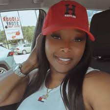 What is the process for early registration for the East vs West car show?