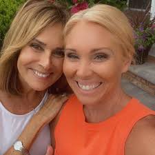 When @carolsilvanews comes over everyone is smiling ❤️❤️❤️ #familyichoose  #friendsforever