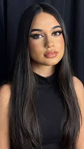 Caro Moya's Instagram, Twitter & Facebook