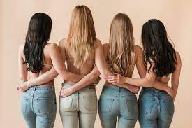 Image de femme a poils gratuit. Femmes Minces A Poil Long Debout Ensemble Dans La Rangee Photo Gratuite