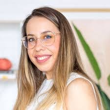 Isabel Beasley's Instagram, Twitter & Facebook