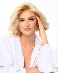 Parang sina Michelle Dee at Melanie Marquez! MISS VENEZUELA 2025 The  daughter of former Miss Venezuela 1990 has officially confirmed that she  will participate in Miss Venezuela 2025. Clara Federica, 25, graduated