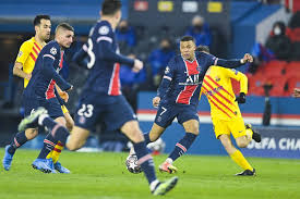 Anthony taylor points to the spot after griezmann was caught in the box by. Xuygdcgezk8gsm