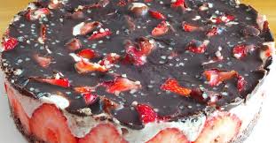 Erdbeer Kokos Torte Mit Schokoglasur Rohkosttorte Rohkost Vegan Ohne Backen Rezept Schokoglasur Rohkost Backen