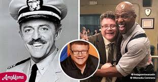 Heute habe ich gelernt, dass Sean Astin (Samweis Gamdschie) von John Astin  (Gomez Addams aus der Addams Family Sitcom) aufgezogen wurde. Aber ein  DNA-Vaterschaftstest zwischen John und zwei anderen Männern 26 Jahre