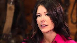 Hallie Hansen's Instagram, Twitter & Facebook