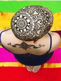 Pin By Marie Francis Designs On Hennaristic Crowns Of Glory Hand Henna Mehndi Designs Henna Hand Tattoo
