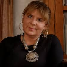 Karin London's Instagram, Twitter & Facebook