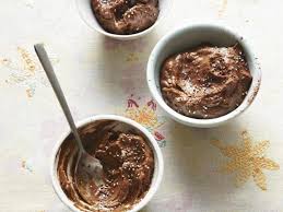Deliciously Ella S Easy Avocado Chocolate Mousse Recipe Dessert Recipes Easy Mousse Recipes Avocado Chocolate Mousse