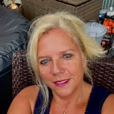 Sandra Stefan's Instagram, Twitter & Facebook