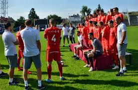 Století se v brně zrodilo hned několik fotbalových první zmínky, které vedou k dnešnímu klubu fc zbrojovka brno, směřují do tehdy předměstské části. Zbrojovaci Predstavili Nove Dresy A Do Nadchazejici Sezony Maji Jediny Cil Postup Fotbal Sport Brnenska Drbna Zpravy Z Brna A Jihomoravskeho Kraje