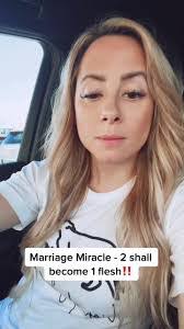 Lorraine Perdue's Instagram, Twitter & Facebook