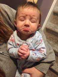 Pin By Feren Claudia On Praying Funny Baby Pictures Funny Babies Cute Babies