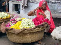 See the almanac's complete list of flower meanings and plant symbolism. Flower Seller Definition And Synonyms Of Flower Seller In The English Dictionary