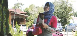 Pusat jagaan warga emas aminurain( lelaki),,kami sedaya upaya dn sebaik mungkin cuba memberi perkhidmatan terbaik utk wargemas yg mengalami masaalah pernafasan,,kami menyediakan mesin pernafasan dn set oxsigen ( untuk kecemasan). Rina Lebih Gemar Jadi Model Pelakon Daripada Jaga Kebajikan Warga Emas Mykmu Net
