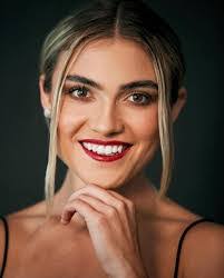 Carmen Varela's Instagram, Twitter & Facebook