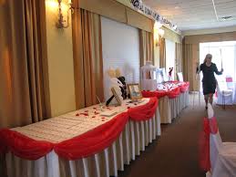 Pin By Julia Mccolister On La Is Getting Married Gift Table Wedding Red And White Weddings Modern Wedding Decor