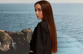 Ксения мишина долго не могла определиться с будущей профессией, но в итоге выбрала актерство. Holostyachka Mishina Raskryla Davnyuyu Tajnu Dikij Plyazh Zagoreloe Lico I Veter V Volosah Novini Ukrayinci