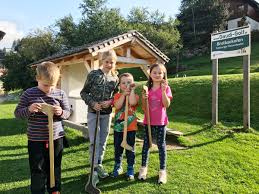 Maybe you would like to learn more about one of these? Annaberg Lungotz On Twitter Herzlichen Gluckwunsch Diese Vier Sind Die Insgesamt 5 000sten Besucher Der Gaudigolf Anlage In Annaberg Noch Bis Einschliesslich Sonntag 28 Oktober Ist Die Anlage Taglich In Betrieb Viel Spass