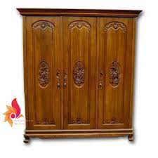 Dengan di produksi menggunakan kayu jati tpk dari perhutani dan proses pengerjaannya yang di kerjakan oleh pengrajin furniture jepara yang sudah ahli dan berpengalaman dalam bidang produksi, harga lemari baju 3 pintu minimalis yang kami tawarkan. Lemari Pakaian Jati 3 Pintu Mawar Furniture Berkelas Harga Terbaik