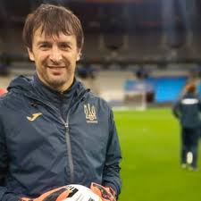 Из википедии — свободной энциклопедии. Sbornaya Ukrainy Vklyuchila V Sostav 45 Letnego Trenera Pered Igroj S Franciej Futbol Sport Lenta Ru