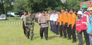 Floressmart—komandan kodim (dandim) 1612 manggarai ntt, letkol inf. Kapolres Sumba Timur Didampingi Dandim 1601 Sumba Timur Pimpin Apel Gelar Pasukan Kesiapan Pengamanan Pemilu 2019 Tribrata News Polda Ntt