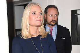 Entdecke wohnzimmer spielend leicht in großer auswahl. Kronprinzessin Mette Marit Konigshaus Sucht Hilfe Fur Ihre Kinder Brigitte De