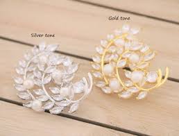 wedding brooches for dresses