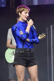 Přichází s písničkou, která otevírá další mnohdy opomíjené, výrazné barbora poláková se se svou kapelou představí v rámci lucerna music bar. Ma Lepsi Postavu Nez Modelky Bara Polakova Po Dvou Dcerach Predvedla Dokonale Nohy V Kratasech Super Cz