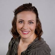 Jennifer Bunker's Instagram, Twitter & Facebook