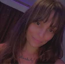 My aunt found this in her tree (I live in Utah.) any idea what it could be 