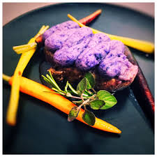 Und rinderfilet aus dem ofen gibt es bei meinen eltern auch immer, wenn wir weihnachten nach hause kommen. Rindsfilet Unter Der Blauen Kartoffelhaube Food Blog Schweiz Foodwerk Ch