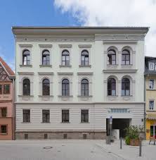 Wir helfen ihnen auf der suche nach der passenden wohnung. 3oditbhuangmxm
