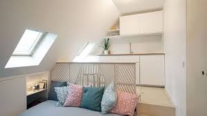 Studio Paris 9 Amenagement D Un 15 M2 Chambre De Bonne Petit Appartement Deco Chambre Mansardee