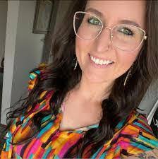 Robin Krom's Instagram, Twitter & Facebook