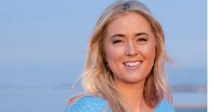 Amanda Kort's Instagram, Twitter & Facebook