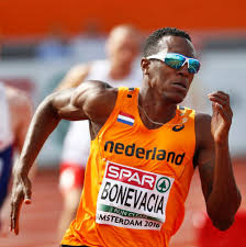 With his 44.72, achieved in the 2015 world championships 400 m heats, bonevacia is the current. Liemarvin Bonevacia