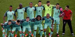 Publié juillet 1, 2016 par asnlselonfuca dans cristiano ronaldo, diesel, equipe du portugal, euro 2016. Video Euro 2016 Un Volontaire S Incruste Sur La Photo D Equipe Du Portugal