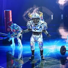 Who has been revealed in the competition? Stier Von The Masked Singer Tv Sensation Die Maske Ist Gefallen Er Steckte Dahinter Promi Show