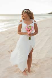 Romantic Beach Destination Wedding A Gorgeous Hawaii Elopement Simple Wedding Dress Beach Oahu Wedding Beach Wedding Dress