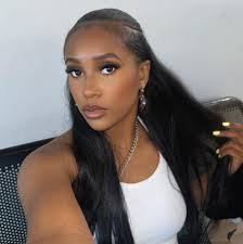 Kara Booker's Instagram, Twitter & Facebook