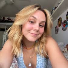 caylee🥀 (@cayleeerose)