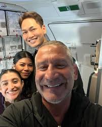 Mark Sityodtong DellaGrotte (@markdellagrotte) • Instagram photos and videos