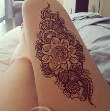 Buzzfeed Henna By Catt Instagram Cattmshenna Facebook Com Hennabycatt Henna Henna Thigh Buzzfeed In 2020 Thigh Henna Leg Henna Henna Thigh Tattoo