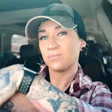 Today we appreciate another of our “part time” dispatchers, Kristina Dixon.  Kristina is a part time dispatcher and a FULL time mom! She has a passion  for warm weather and the great