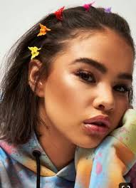 Easy, casual and trendy, women are embracing '90s fashion by mixing classic and modern looks to create unique everyday styles. Hot 90s Hairstyles You Can Pull Off In 2019 3 Viva Glam Magazine