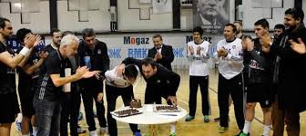 En yakın iett otobüs durağı. Besiktas Hentbol Sampiyonlugunu Ilan Etti