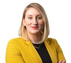 Natasha Egan's Instagram, Twitter & Facebook